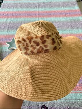 Wide Brim Straw Sun Hat Leopard Scarf Accent Beach Vacation Resort Hat
